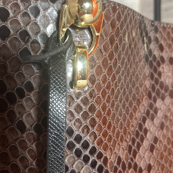 London Fog Faux Python tote EUC - Picture 4 of 17